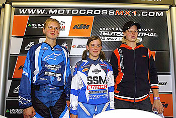 Nella foto Katherine Prumm, Larissa Papenmeier, Stephanie Laier protagoniste della prima prova della coppa del mondo femminile di motocross 